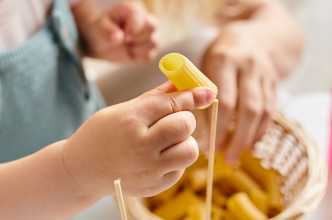 Makaronų movimas ant pagaliukų